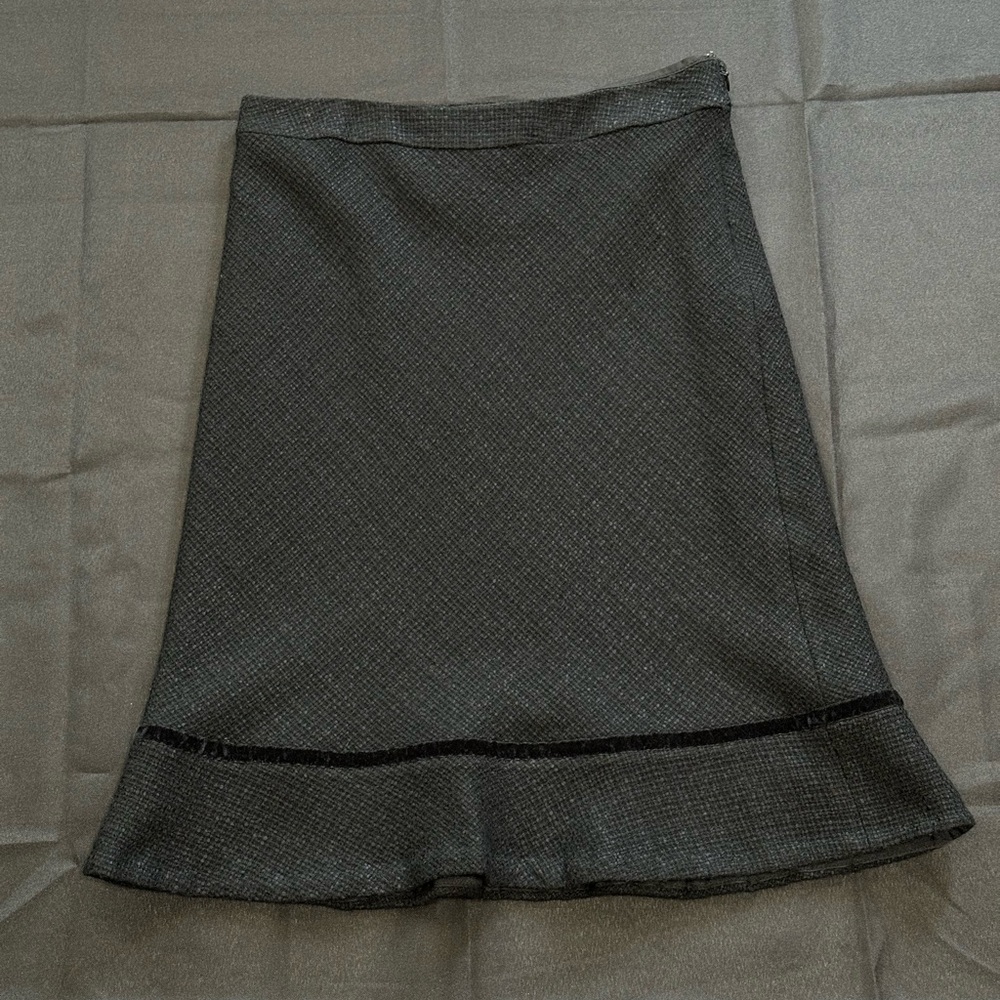 Gap skirt